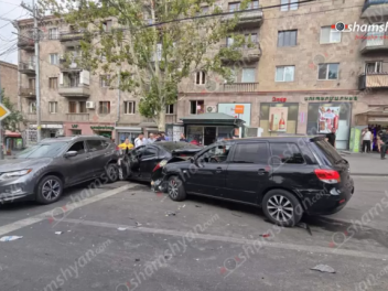 Ազատության պողոտայում բախվել են «Lexus»-ը, «Mitsubishi»-ն, «Nissan Rogue»-ը և «Honda»-ն