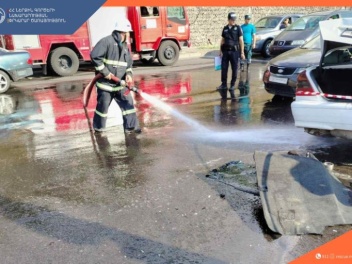 Երևանում բախվել են երկու «Mercedes-Benz». ավտ...
