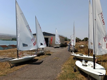 Սևանա լճում անցկացվում է առագաստանավային սպորտի հուշամրցաշար