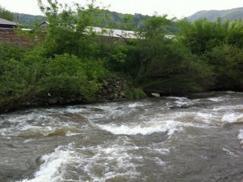 Երևանում ավելի քան 1000 բաժանորդ կոյուղին թափում է Հրազդան գետը