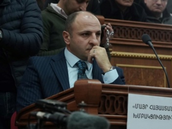 Կարեն Սիմոնյանի ելույթը Գյումրու ավագանիում՝...