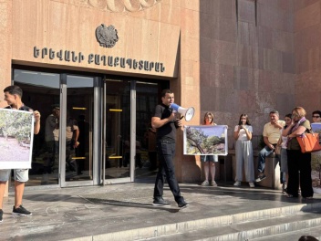 18 հարկանի շենքի հարցը չզեկուցվողների արանքու...