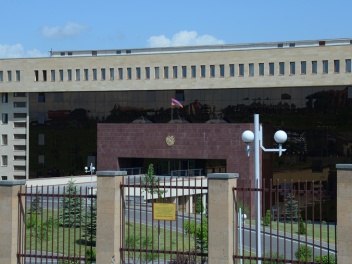 ՊՆ հիշեցնում է` վարչական համալիրում տեսանկարահանումը հնարավոր է միայն թույլտվությամբ