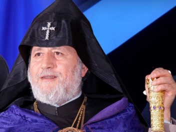 Ինչ փուլում է Կաթողիկոսին «հեռացնելու» ՔՊ-ի ծրագիրը և ո՞ւմ են տեսնում Կաթողիկոսի աթոռին. «Ժողովուրդ»