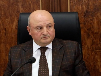 Եթե ինչ-որ հարց ունեք հոր հետ, ընտանիք ինչի՞...
