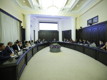 Փաշինյանի գլխավորությամբ շարունակվել են քննար...