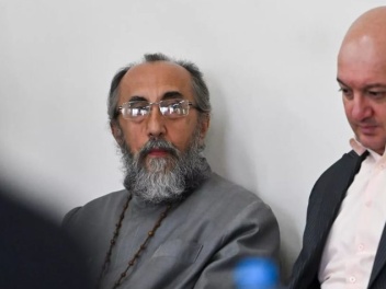 Դատական նիստին մեղադրանքի կողմը միջնորդեց 2.6 տարով ազատազրկել Սրբազանին