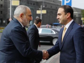 Դրա՞ համար էր Տիգրան Ավինյանը ձեռքերը թափ տալով գնացել Փաշինյանի մոտ․ Սուքիասյան