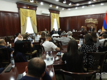 ԱԺ առողջապահության հանձնաժողովի նախագահի պաշտոնում առաջադրվել է Հռիփսիմե Հունանյանը