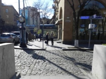 Իսահակյան-Թամանյան փողոցների խաչմերուկը փակ կ...