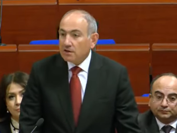 Փաշինյանը պատասխանում է ԵԽԽՎ պատգամավորների հ...