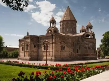 Դուրս կբերվի Սուրբ Արիստակես Հայրապետի մասունքակիր Աջը