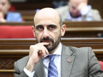 Ջինսով գնացել է քննության՝ կտրել են․ «Հրապարա...