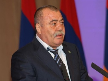 Էջմիածնի ինտրիգը, ո՞ւմ են աջակցելու գեներալի...