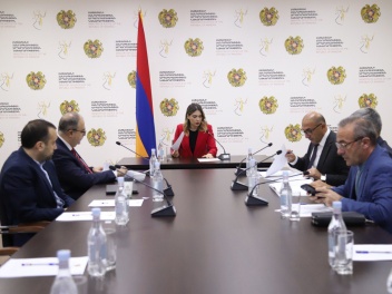 Մեկնարկել է Սահմանադրական բարեփոխումների խորհրդի նիստը