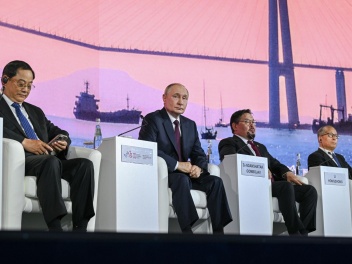Россия будет развивать трансарктический транс...