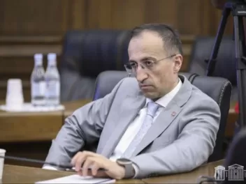Նորանշանակ նախարար Արսեն Թորոսյանը՝ Լիպարիտ Դ...