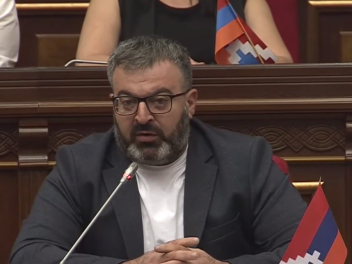 Քաղաքական գործերը հաճախ դատավոր Մասիս Մելքոնյ...