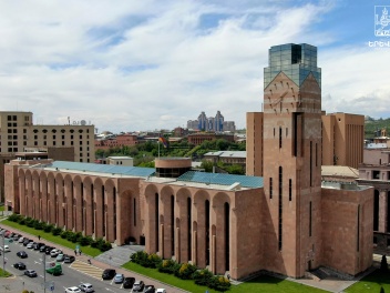 Երևանի դպրոցներում բջջային հեռախոսների գործածումը կսահմանափակվի