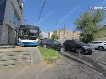 2-րդ համարի ավտոբուսը բախվել է մարդատար ավտոմ...