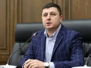 Պարտադիր զինվորական ծառայության ժամկետը 2-ից...