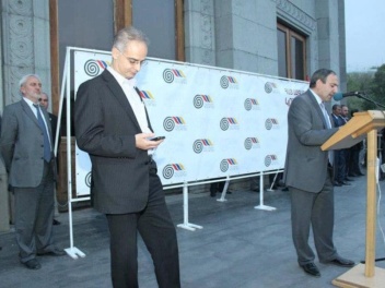 «Կառավարությունը ես եմ» հայտարարության համար...
