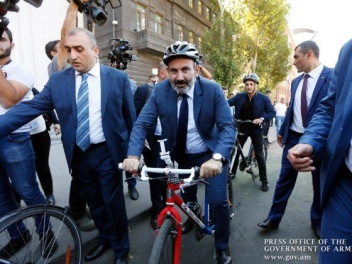 Վարչապետը նաև «հրշեջ» է․ «Հրապարակ»