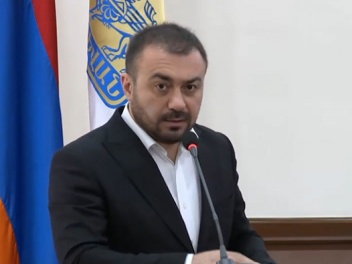 45 մլն նորաձևության շաբաթի վրա, իսկ հատուկ կարիքավոր երեխաներին՝ ոչ մի փոխադրամիջոց․ Սուքիասյան