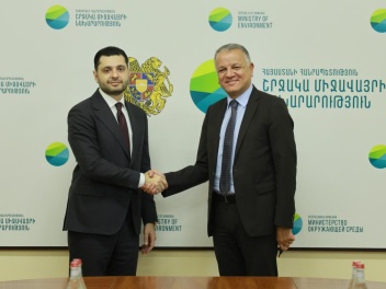 ՇՄ նախարարն ու ԵՄ դեսպանը քննարկել են բնապահպ...