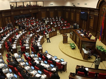 Անկախության տոնի առթիվ ԱԺ-ում պարգևավճարներ ե...