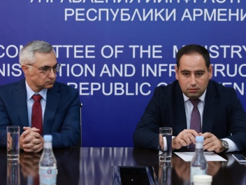 Խուդաթյանը Ջրային կոմիտեի աշխատակազմին է ներկայացրել նորանշանակ նախագահին