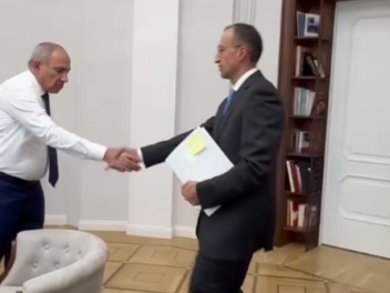 Նիկոլ Փաշինյանը աշխատանքային հանդիպում է ունեցել Արսեն Թորոսյանի հետ