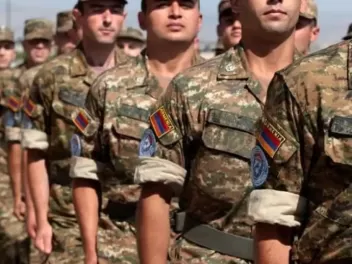 Կառավարությունը զինծառայության ժամկետը կրճատե...