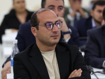 Թալանելուց, ուտելուց լավ են, բայց դե խցանման...