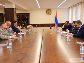 Պապիկյանը Չեխիայի դեսպանի հետ քննարկել է պաշտպանության ոլորտում համագործակցությունը