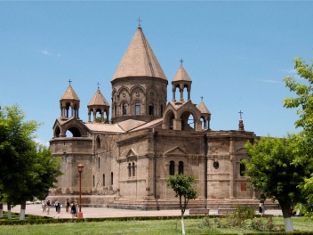 Մայր Աթոռ․ քննչական կոմիտեում են հինգ քահանա...