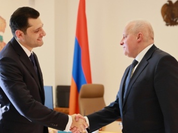 ՇՄ նախարարը և ՌԴ դեսպանը քննարկել են համագործ...