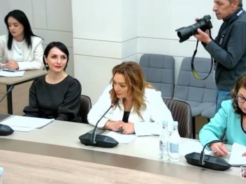 «Չինգաչունգ» են անում ծառայողական մեքենաների...