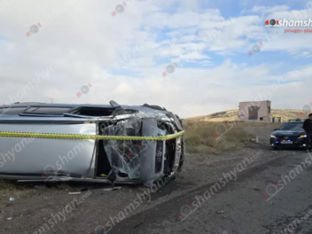 Կոտայքում «Opel Zafira»-ն բախվել է հողաթմբերի...
