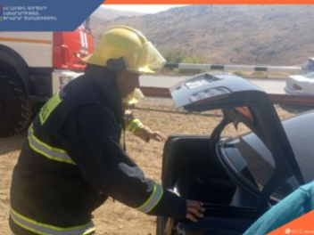 Երևան-Մեղրի ավտոճանապարհին «Mercedes-Benz»-ը...