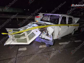 Երևան-Գյումրի ճանապարհին բախվել են «Nissan Rogue»-ն ու «ՎԱԶ 2107»-ը