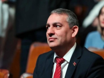 Հարսանիք՝ «նեղ կռուգով»․ «Հրապարակ»