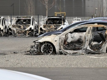 Ֆրանսիայում ցուցարարները ներխուժել են Tesla-ի խանութ-սրահ
