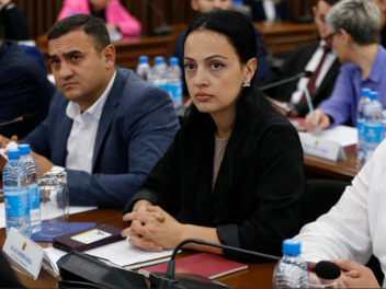 Էրեբունի–Երևան 2807․ չհնչած երգերի համար վճար...