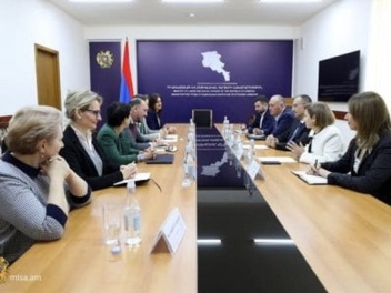 Արսեն Թորոսյանը և ՀԲ Հայաստանի գրասենյակի ղեկ...