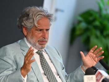 Սամվել Կարապետյանի գործը քաղաքական շոու է. Ռոբերտ Ամստերդամ