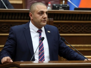 Գյումրիում ձերբակալվածներից մեկը ՔՊ-ական Կարե...