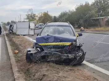 Արմավիրում բախվել են «Opel»-ն ու բեռնատարը
