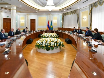 Հայաստան-Ղազախստան քաղաքական խորհրդակցություն...