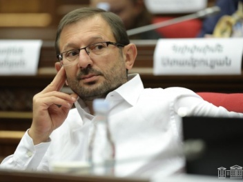 Փորձերը, թե «խեղճ հարիֆն» ինչ աներ, խաբել են, որևէ քննադատության չի դիմանում․ Գեղամ Մանուկյան